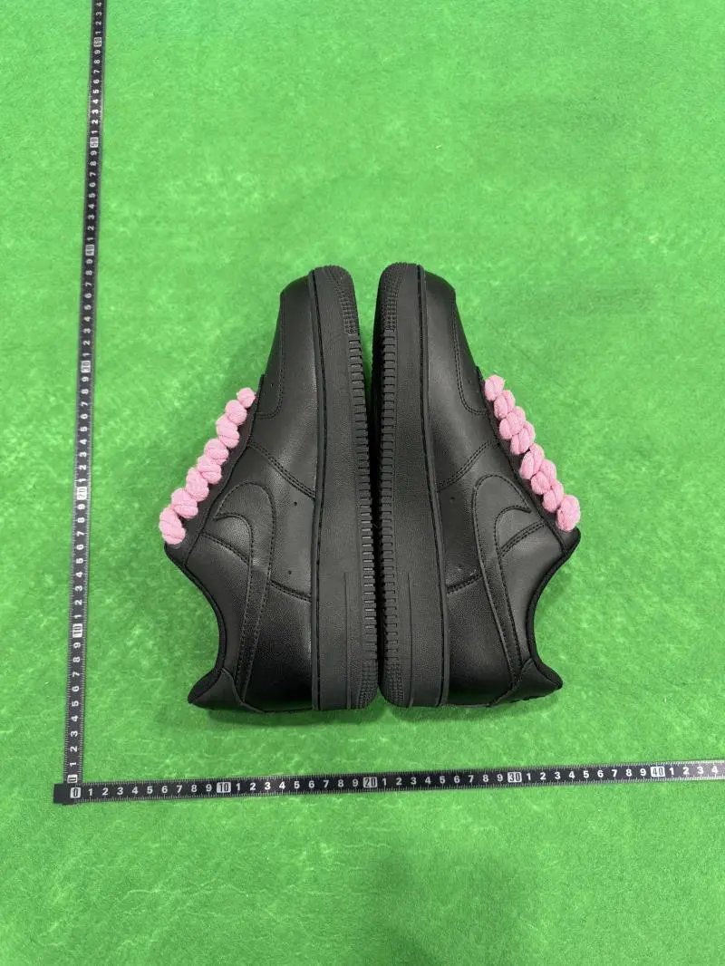 22 (pink shoelaces)