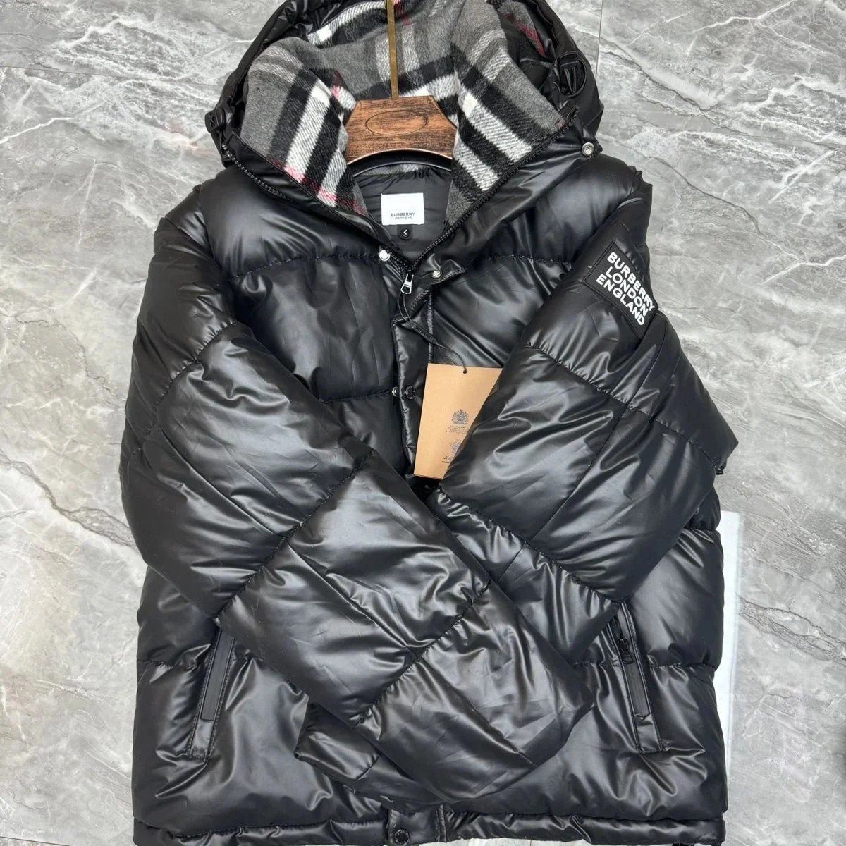 Burberry jacket 黑色亮皮