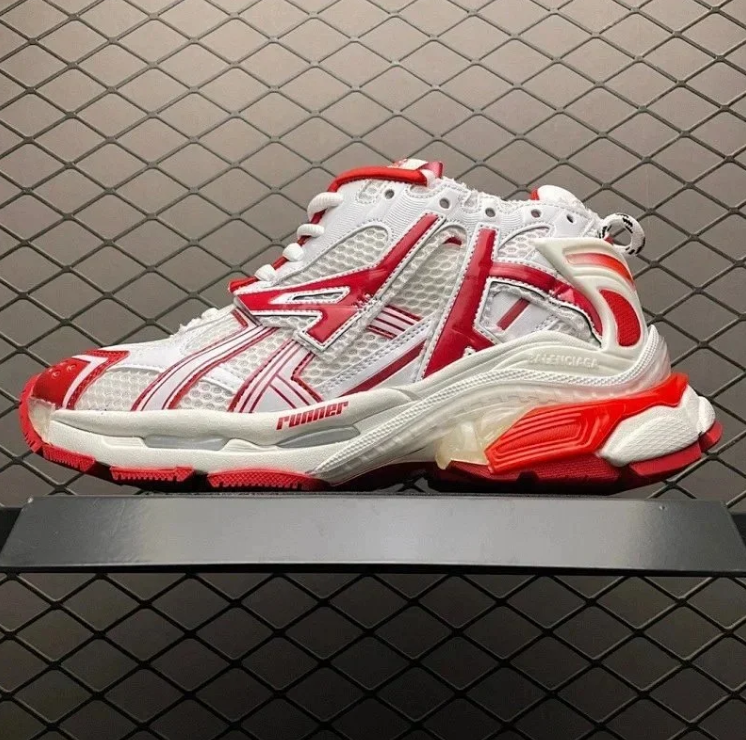 runner老爹鞋白红